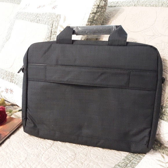 COPY - NEW W/TAGS BRINCH 13.3" LAPTOP MESSENGER CARRING BAG - Picture 3 of 16